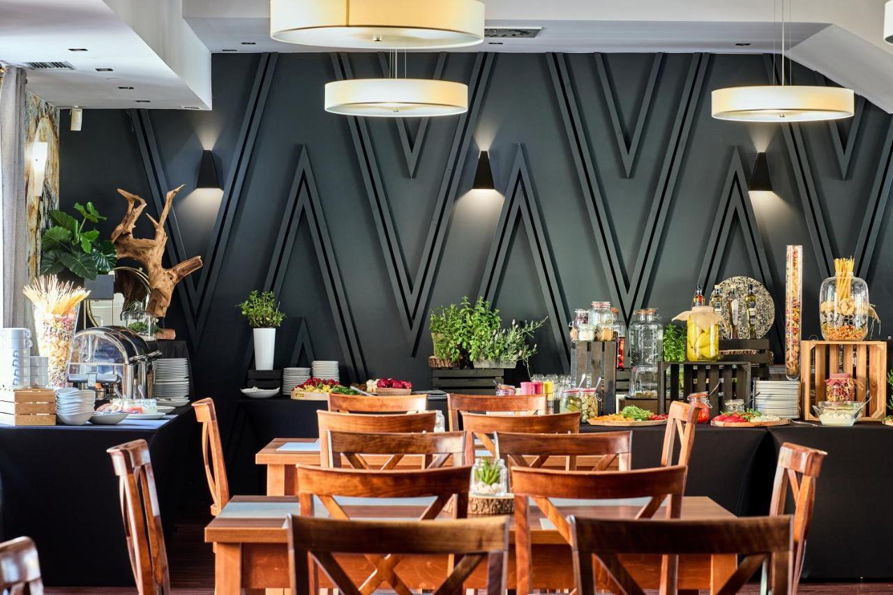 Centuria Hotel & Natural Spa ออกรอเจียเนียซ ภายนอก รูปภาพ