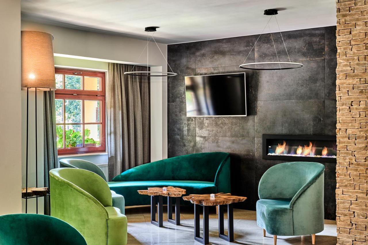 Centuria Hotel & Natural Spa ออกรอเจียเนียซ ภายนอก รูปภาพ