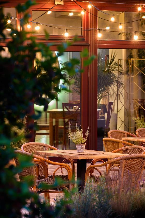 Centuria Hotel & Natural Spa ออกรอเจียเนียซ ภายนอก รูปภาพ