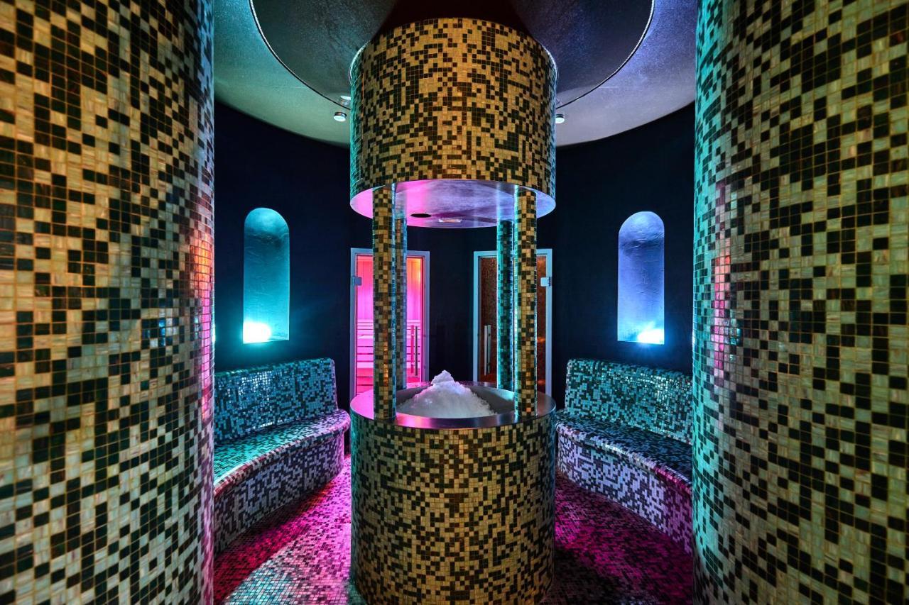 Centuria Hotel & Natural Spa ออกรอเจียเนียซ ภายนอก รูปภาพ