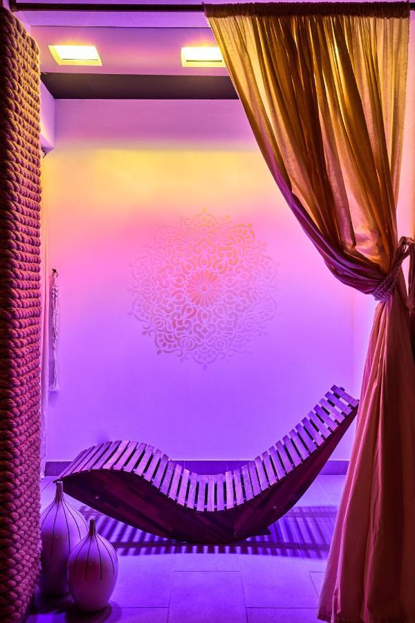 Centuria Hotel & Natural Spa ออกรอเจียเนียซ ภายนอก รูปภาพ