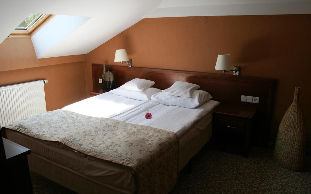 Centuria Hotel & Natural Spa ออกรอเจียเนียซ ห้อง รูปภาพ